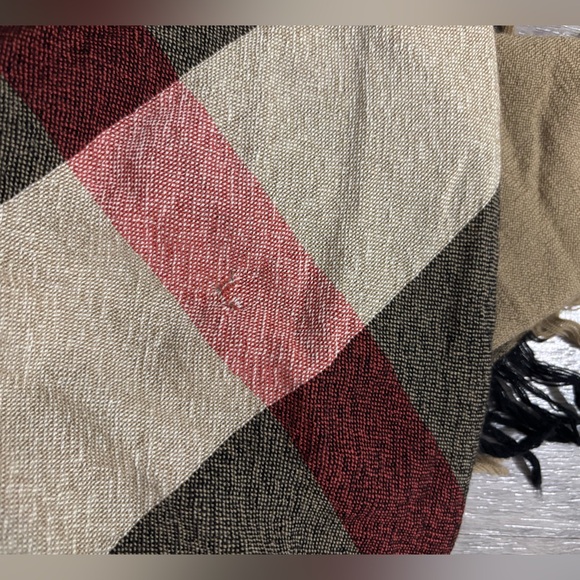 Burberry Classic Check Wool Scarf - Picture 6 of 7